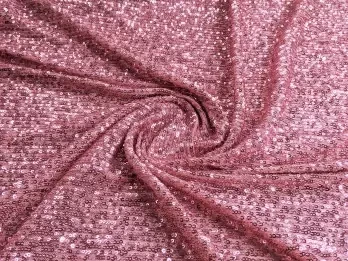 Как шить из ткани с пайетками — главные особенности работы с материей